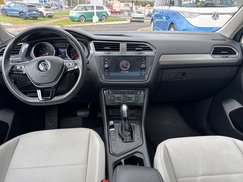 Used 2021 Volkswagen Tiguan SE w/ Panoramic Sunroof Package FWD image 10