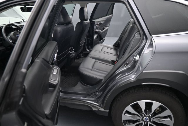 Used 2025 Subaru Outback Limited AWD/4WD image 25