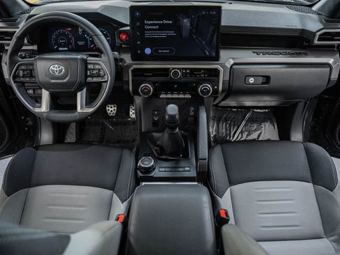Used 2025 Toyota Tacoma TRD Sport AWD/4WD image 27