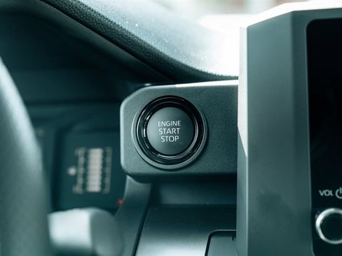 Used 2026 Toyota Tacoma SR5 image 28