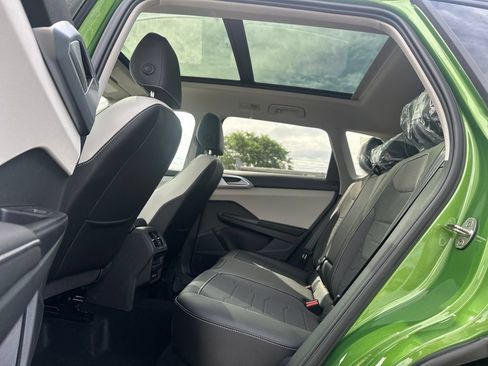 New 2026 Volkswagen Taos SE AWD/4WD image 18
