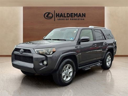 Used 2017 Toyota 4Runner SR5 image 3