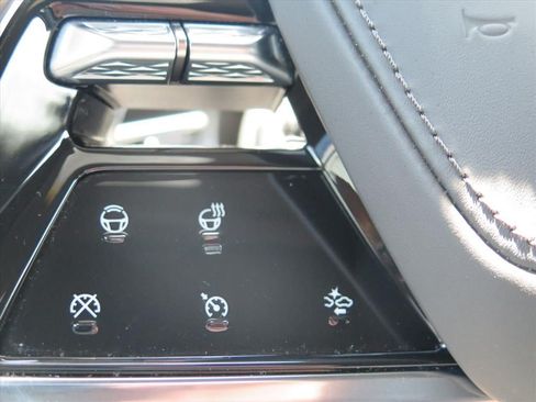 Certified 2025 Cadillac Escalade Sport Platinum w/ LPO, ONYX Package AWD/4WD image 22