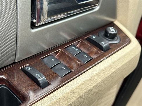 Used 2013 Ford Expedition XLT image 21