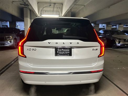 New 2026 Volvo XC90 B6 Ultra image 3