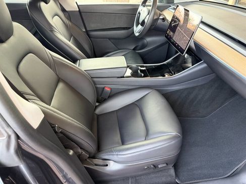 Used 2020 Tesla Model Y Long Range image 13