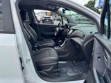 Used 2022 Chevrolet Trax LT w/ LT Convenience Package image 3