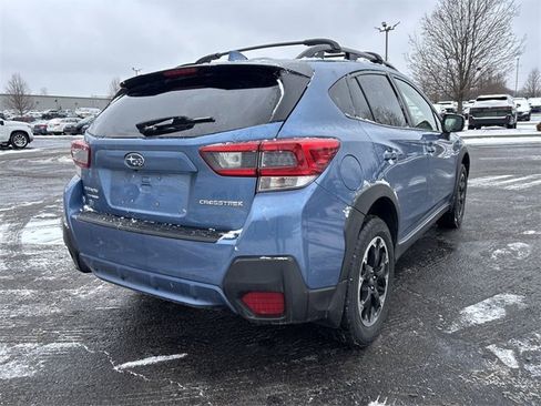 Used 2022 Subaru Crosstrek 2.0i Premium w/ Moonroof Package image 11