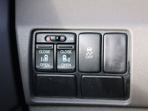 Used 2016 Honda Odyssey SE image 31