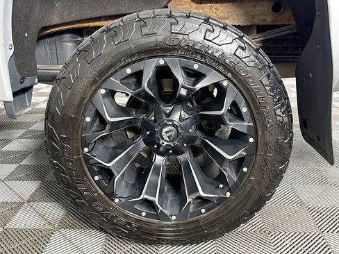 Used 2020 Chevrolet Silverado 1500 RST image 35