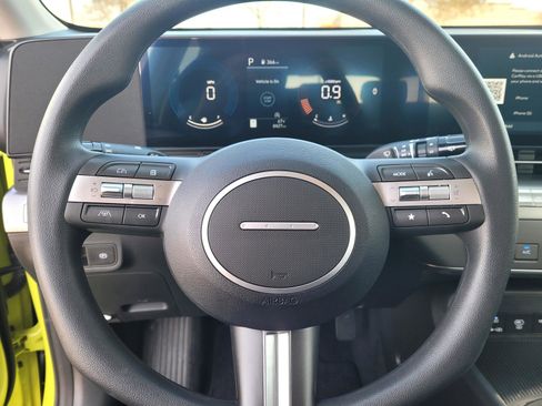 Used 2025 Hyundai Kona SE image 22