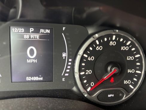 Used 2018 Jeep Renegade Latitude image 18