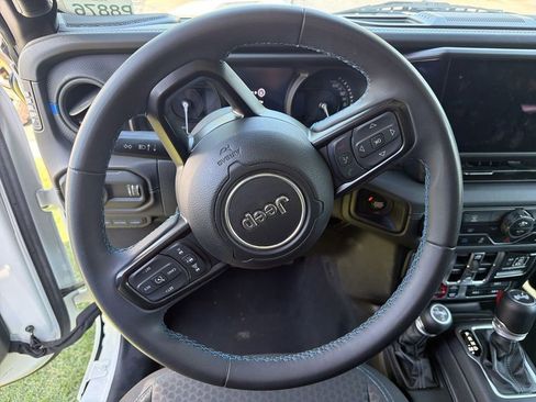 Used 2024 Jeep Wrangler Unlimited Rubicon 4xe AWD/4WD image 3
