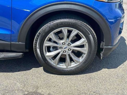Certified 2023 Ford Explorer Limited w/ Equipment Group 301A AWD/4WD image 6