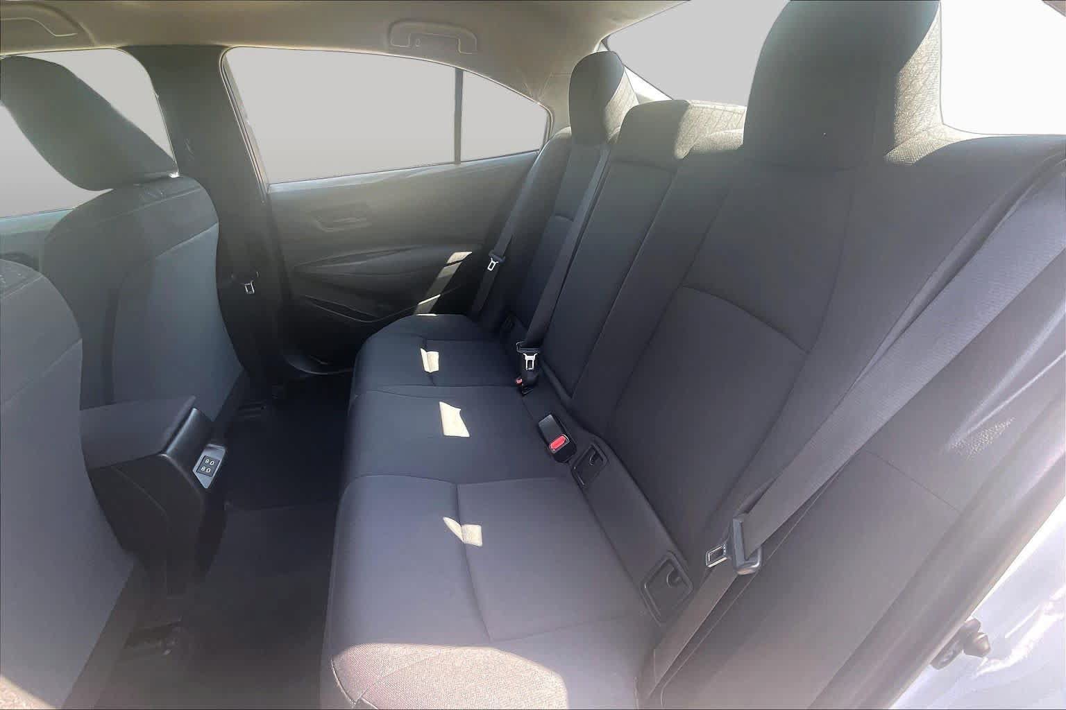 Used 2025 Toyota Corolla LE FWD image 19