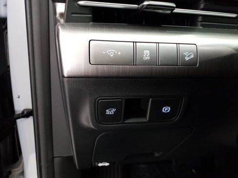 Certified 2025 Hyundai Kona Limited AWD/4WD image 11