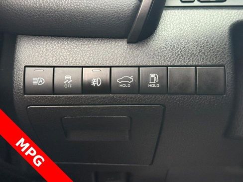 Used 2021 Toyota Camry SE image 23