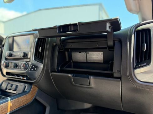 Used 2018 Chevrolet Silverado 1500 LTZ w/ LTZ Plus Package AWD/4WD image 41