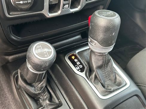 Certified 2019 Jeep Wrangler Unlimited Sport S image 34