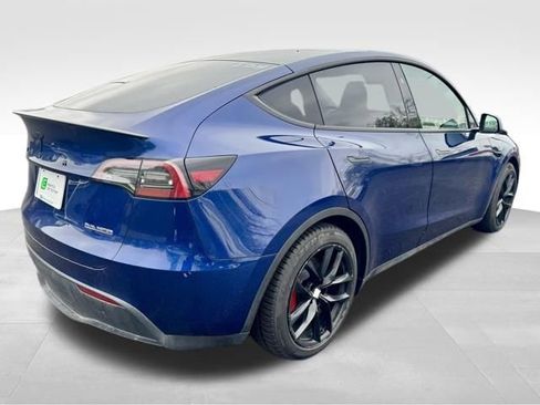 Used 2023 Tesla Model Y Performance AWD/4WD image 10