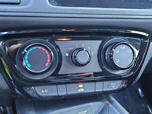 Used 2017 Honda HR-V LX image 16