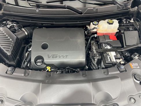 Used 2022 Chevrolet Traverse LS FWD image 25