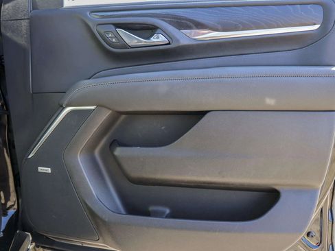 Used 2021 GMC Yukon Denali w/ Denali Premium Package image 38