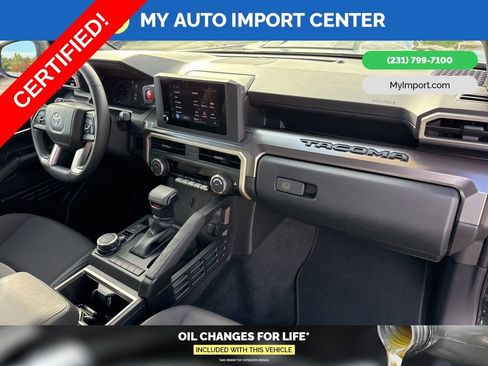 Certified 2025 Toyota Tacoma TRD Sport image 29