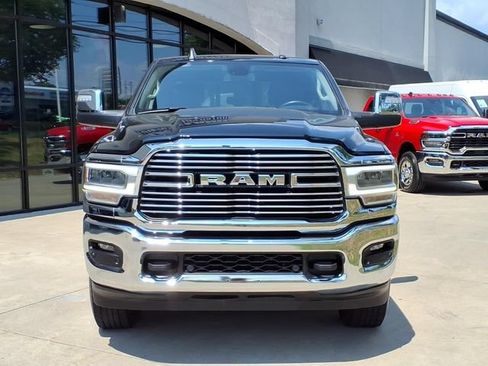 Used 2024 RAM 2500 Laramie AWD/4WD image 3