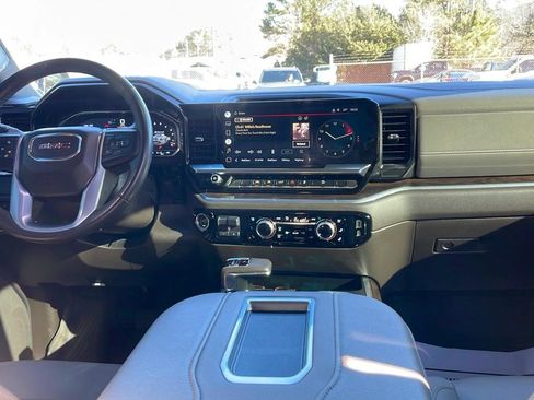 Certified 2022 GMC Sierra 1500 SLT w/ SLT Premium Package image 14