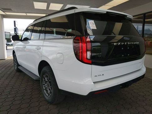 Used 2025 Ford Expedition Active AWD/4WD image 9