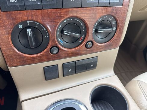 Used 2010 Ford Explorer Eddie Bauer image 20