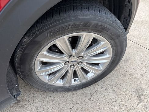 Used 2022 Ford Explorer Limited w/ Equipment Group 301A image 16