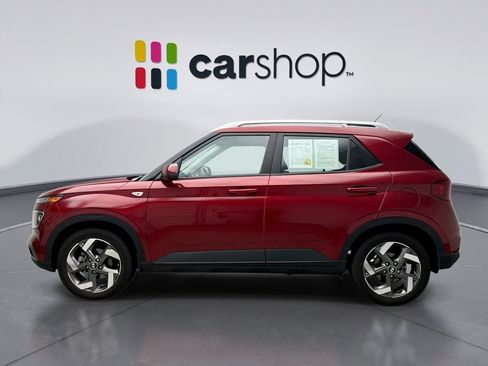Used 2024 Hyundai Venue Limited image 2