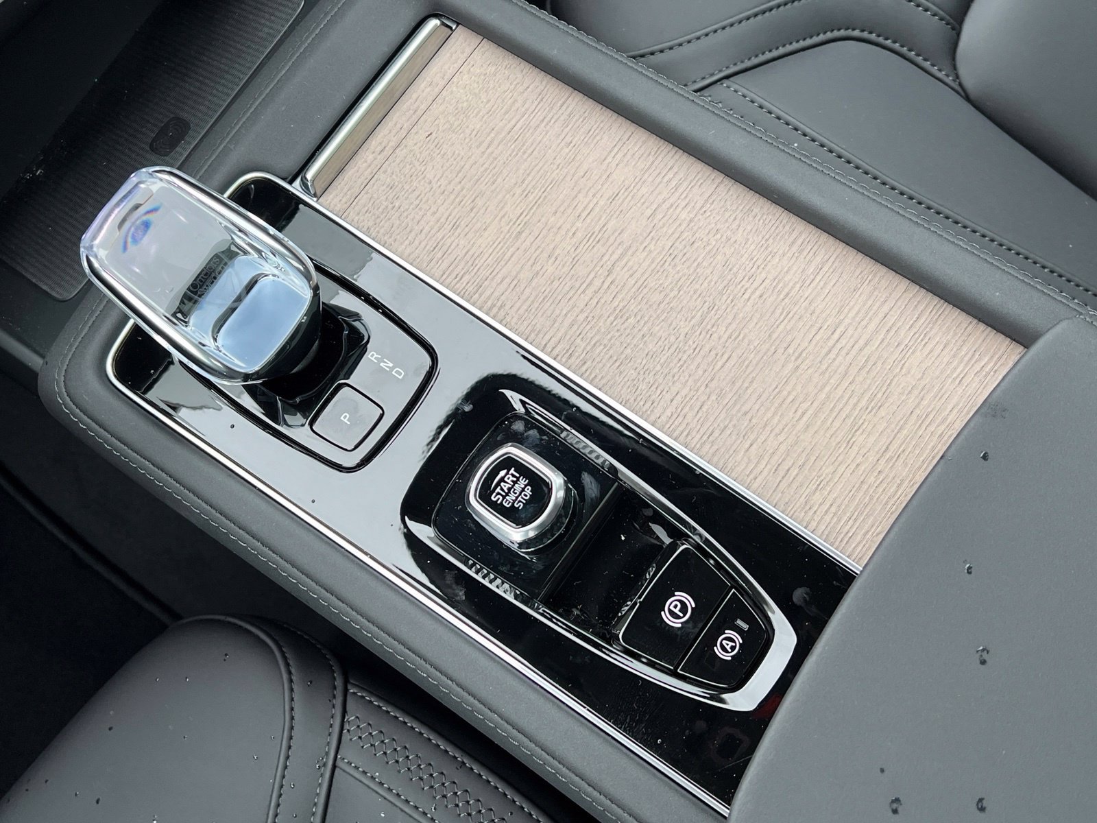 New 2026 Volvo XC90 T8 Plus w/ Protection Package Premier AWD/4WD image 29