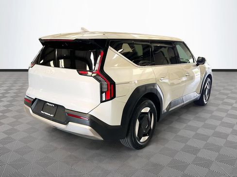 Used 2024 Kia EV9 Light RWD image 7
