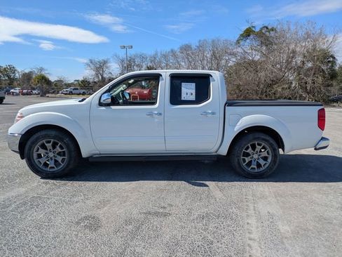 Used 2019 Nissan Frontier SL image 4