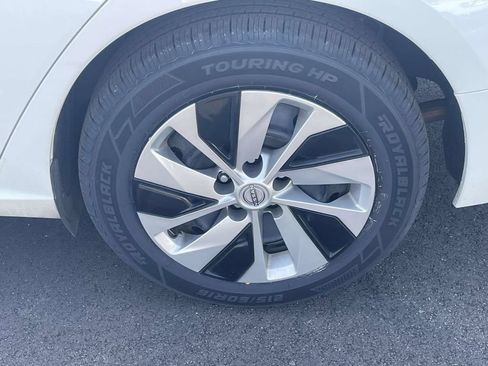 Used 2025 Nissan Altima 2.5 S FWD image 9