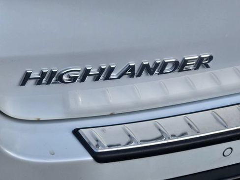 Used 2019 Toyota Highlander Limited AWD/4WD image 10
