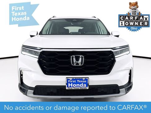 Used 2025 Honda Pilot Touring image 2