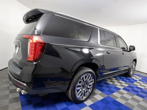 Used 2024 GMC Yukon XL Denali Ultimate image 5