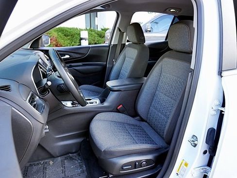 Used 2024 Chevrolet Equinox LT image 16