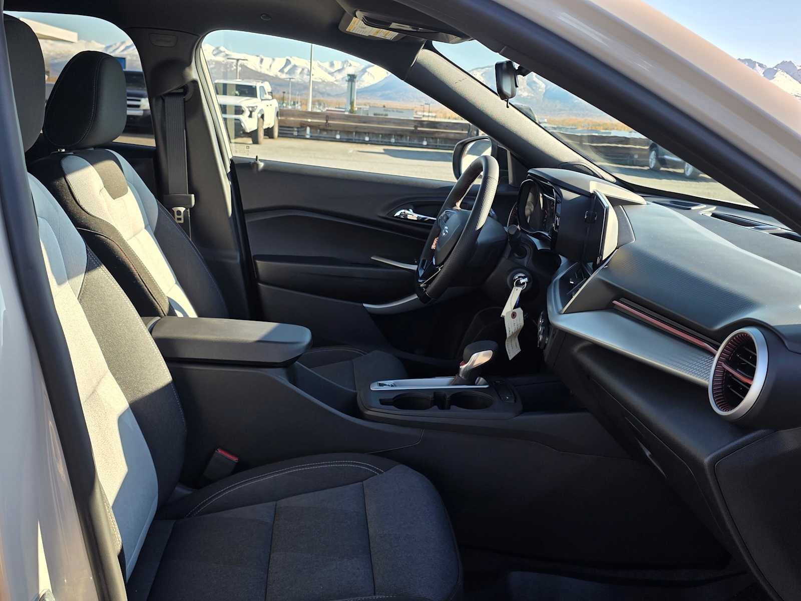 Certified 2026 Chevrolet Trax RS w/ Sunroof Package FWD image 11