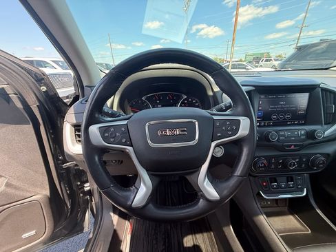 Used 2018 GMC Terrain SLT w/ Infotainment Package II FWD image 16