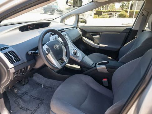 Used 2015 Toyota Prius Prime Plug-In Hybrid image 17