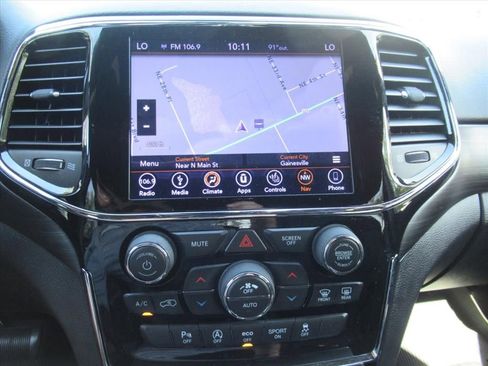 Used 2019 Jeep Grand Cherokee Laredo w/ Security & Convenience Group AWD/4WD image 24