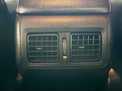 Used 2015 Toyota Camry XLE image 24