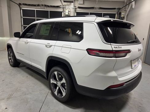 New 2026 Jeep Grand Cherokee L Limited w/ Luxury Tech Group II RWD image 10