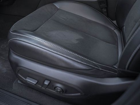 Used 2025 Jeep Grand Cherokee Altitude image 34