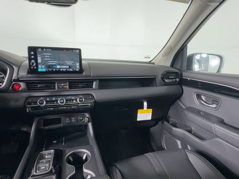 New 2025 Honda Pilot Touring image 28